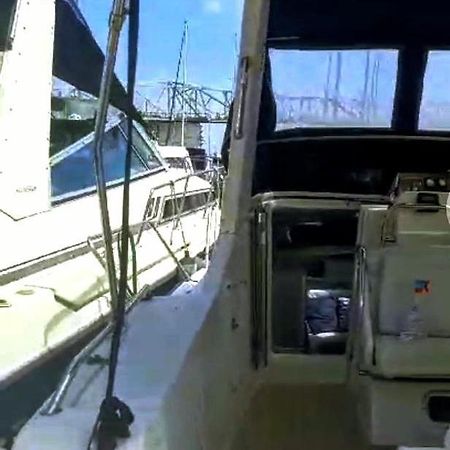 El Barco De Las Fiestas ซานต์อาเตรียเดเบซอซ ภายนอก รูปภาพ