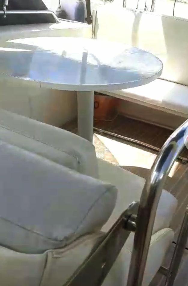 El Barco De Las Fiestas ซานต์อาเตรียเดเบซอซ ภายนอก รูปภาพ